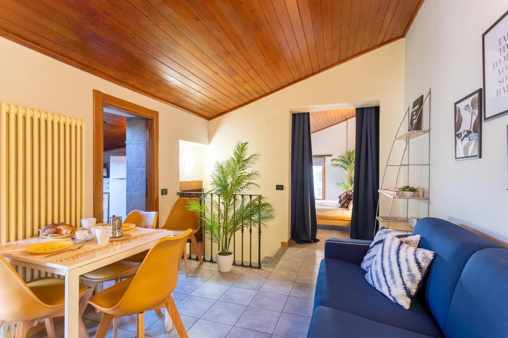 Blue Attic - Historical Como City Center By Rent All โกโม ภายนอก รูปภาพ