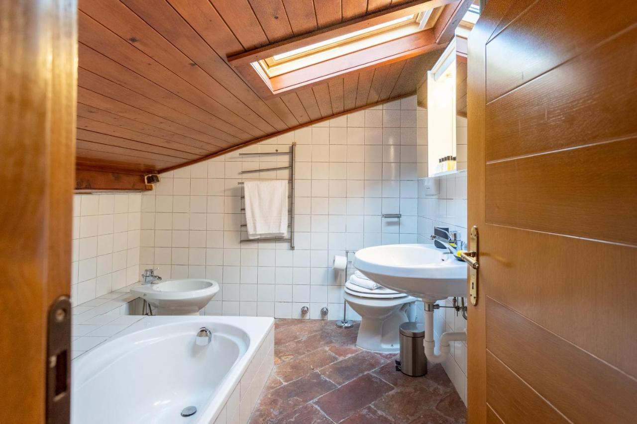 Blue Attic - Historical Como City Center By Rent All โกโม ภายนอก รูปภาพ